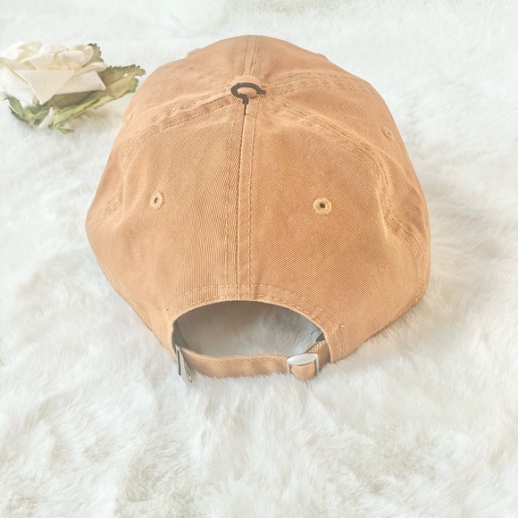 New w/tags GREEN BAY PACKERS HAT Adjustable. BEIGE with Green, white & gold logo - Picture 5 of 7